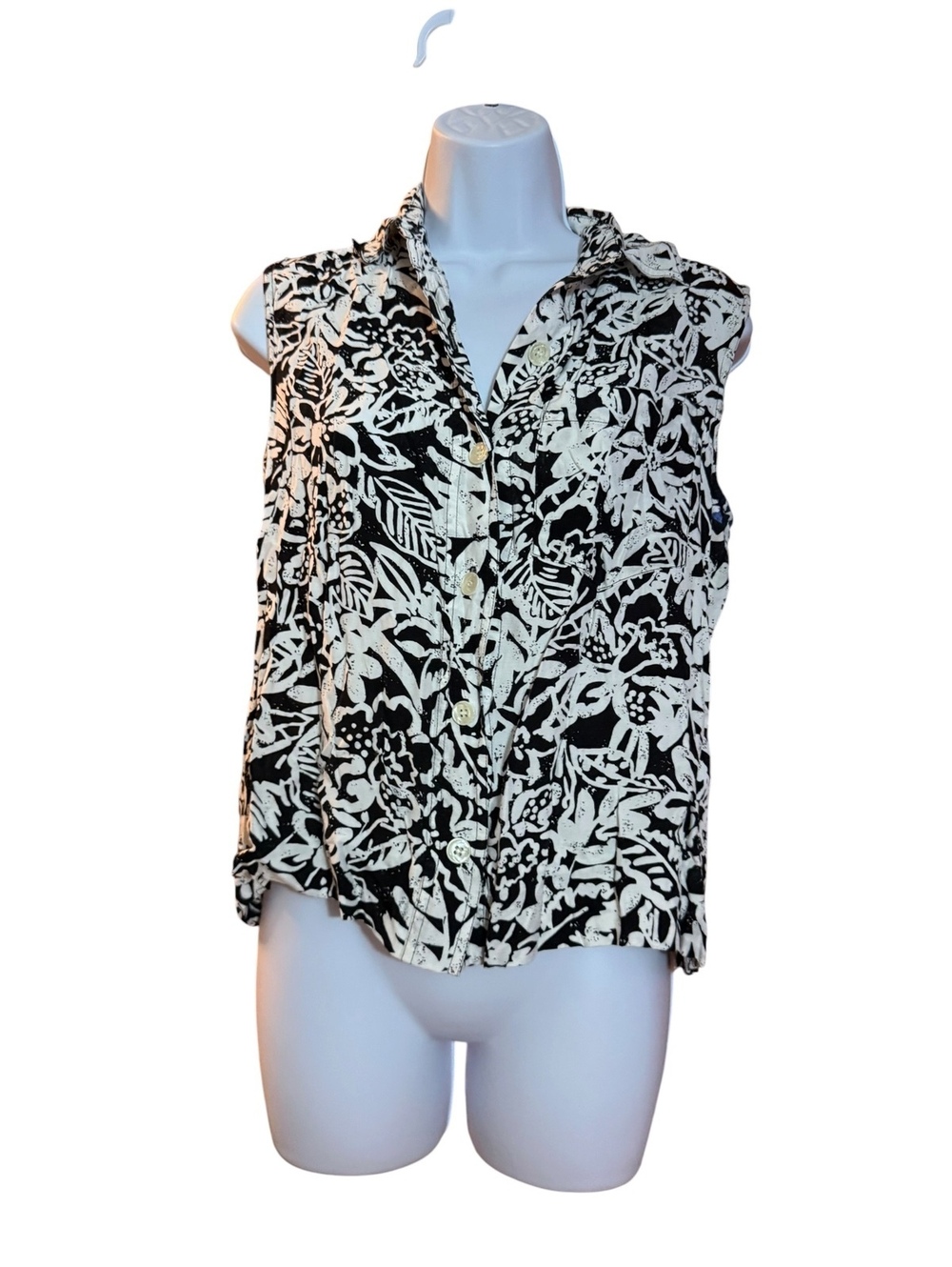 Black and White Floral Sleeveless Button-Up